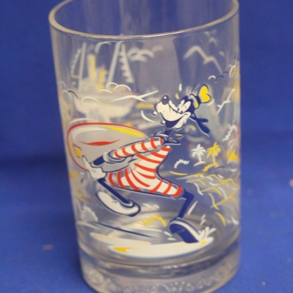 McDonald's‎ Disney Cup/Glass Typhoon Lagoon / Blizzard Beach - Goofy 1996